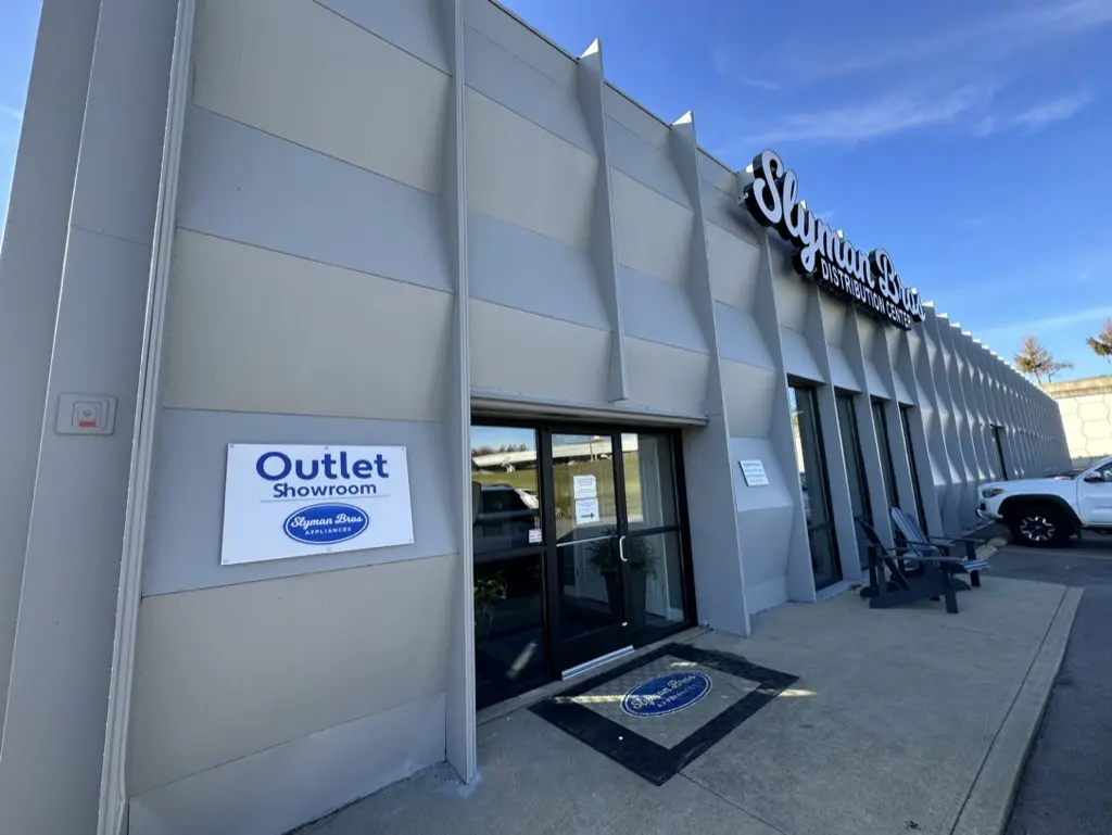 outlet - 7