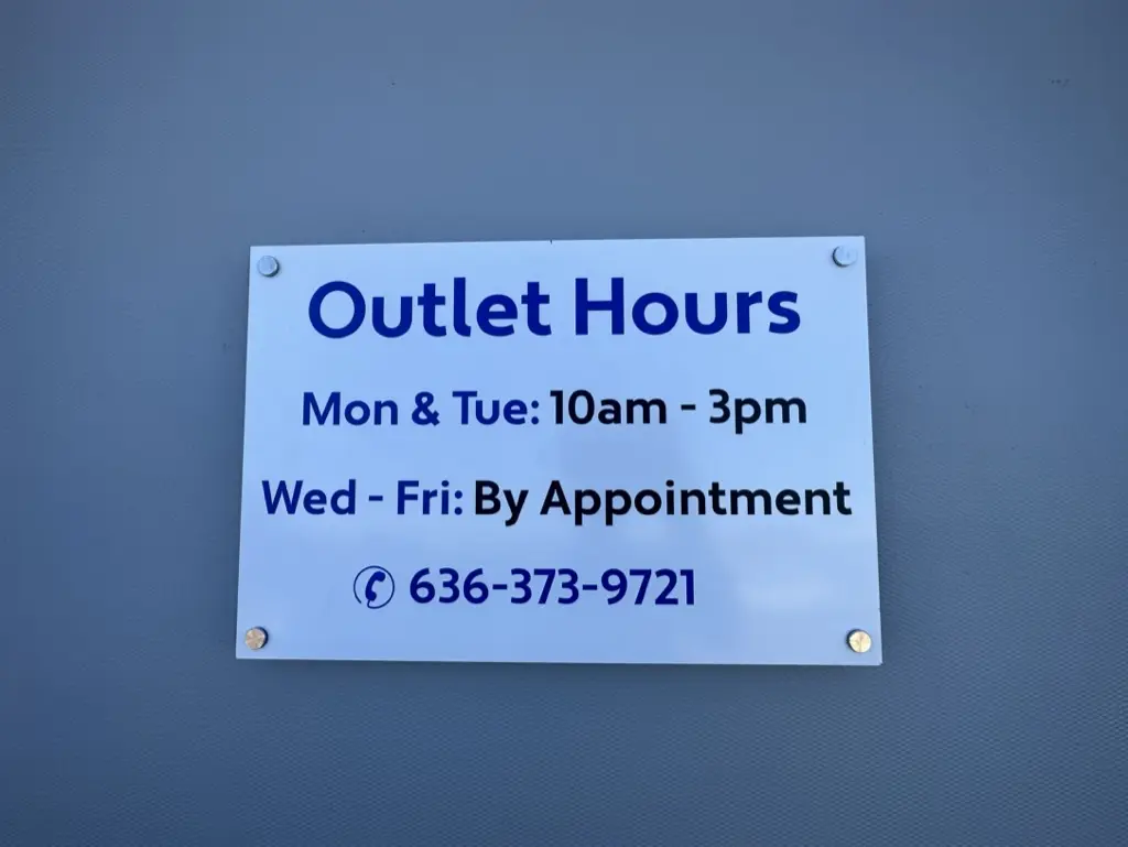 outlet - 8